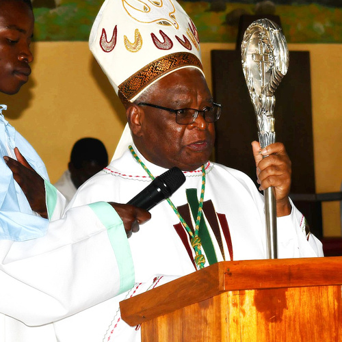 Bishop Atanasio Amisse Canira
