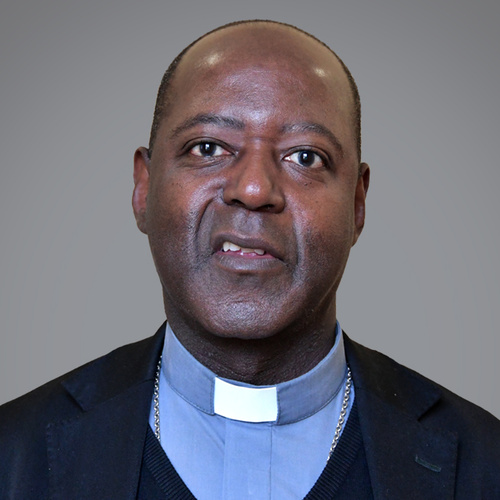 Bishop Lucio Andrice Muandula